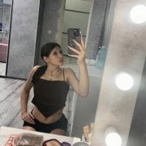 pornos.live SofiaBellof livesex profile in to cams
