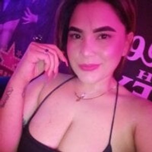 girl_strip_latina webcam profile pic