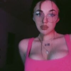 pornos.live SiaLuney livesex profile in brunette cams