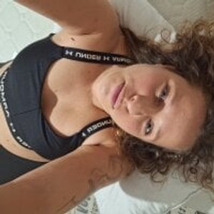 free6cams.com QuinnHarley1 livesex profile in bigass cams