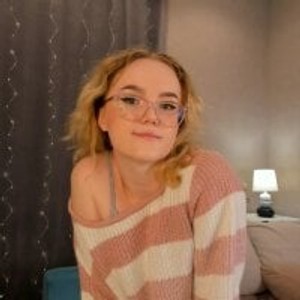 free6cams.com FredericaHance livesex profile in public cams