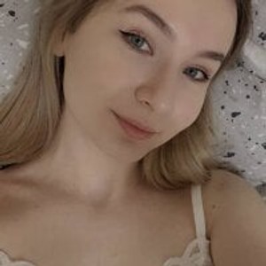 livesex.fan HayleySpades_ livesex profile in spank cams