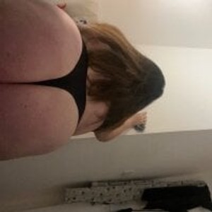 pornos.live Izzycurves livesex profile in brunette cams