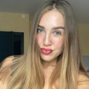 sleekcams.com MilanaxQueen livesex profile in public cams