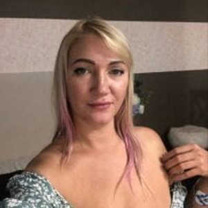 free6cams.com LanaMilana livesex profile in dildo cams