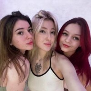 pornos.live GoodGirlls livesex profile in GroupSex cams