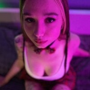 livesexr.com BabyKarina livesex profile in bigclit cams