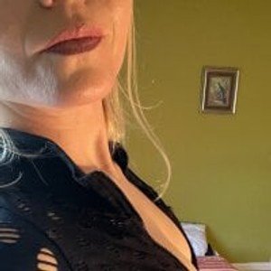 sleekcams.com MessyAfterMidnight livesex profile in joi cams