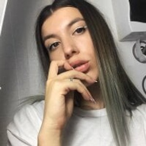 pornos.live TrinityGirl livesex profile in spank cams