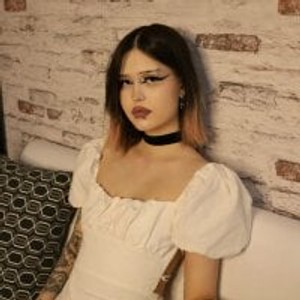 iluvcams.com MikuYoung livesex profile in fetish cams