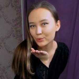 Emma__kiss webcam profile