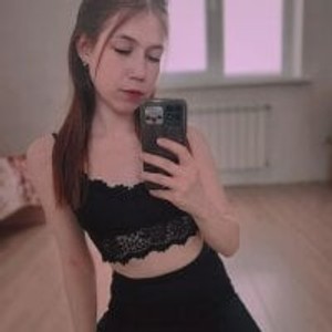 girlsupnorth.com shy_girlll livesex profile in shaven cams