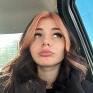 livesexr.com LexiOne livesex profile in ahegao cams