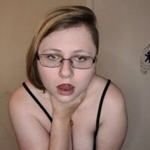 livesexl.com Kiara34D livesex profile in fetish cams