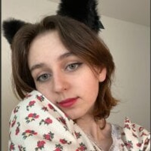 Alice_white_fairy webcam profile