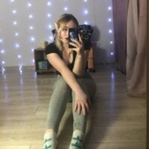 gonewildcams.com Lolitta_Florrenss livesex profile in kissing cams