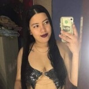 coupleslivesex.com Maddylat livesex profile in humiliation cams