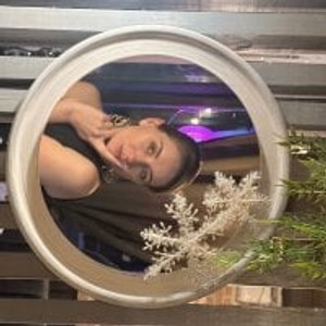 pornos.live Crazy-Rosa livesex profile in outdoor cams