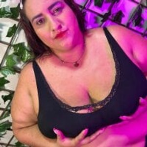 onaircams.com Big_JuicyBoobs livesex profile in public cams