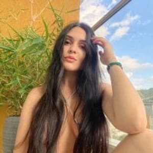 sexcityguide.com Danna-Saenz livesex profile in glamour cams