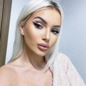 pornos.live YvonnaOne livesex profile in blonde cams