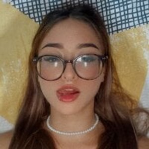 sleekcams.com namiii__ livesex profile in kissing cams