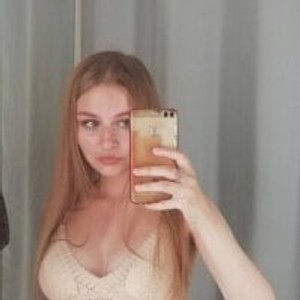 sleekcams.com PeachySofia livesex profile in kissing cams