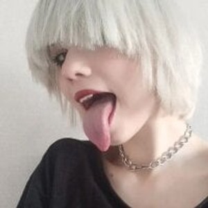 sleekcams.com YmekoKitana livesex profile in lovense cams