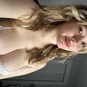 sleekcams.com kinkykay22 livesex profile in teen cams