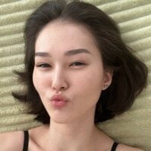 nix_suzu webcam profile pic