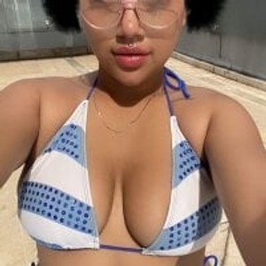 stripchat elie_curvy Live Webcam Featured On onaircams.com