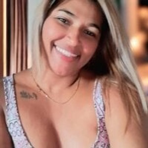 stripchat Nina-brown webcam profile pic via lesbianlivesexcams.com