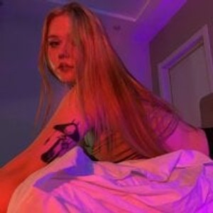 pornos.live LittleMilly livesex profile in vr cams