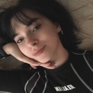 free6cams.com JuliMenson livesex profile in shy cams