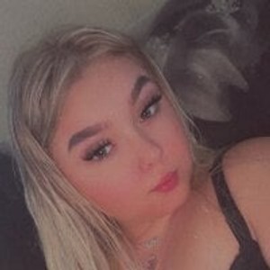 girlsupnorth.com ThicBlondeBimbo livesex profile in mobile cams