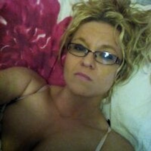 streamate Lovemytulips69 webcam profile pic via netcams24.com