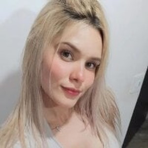 cheapadultsexcams.com Amber_lou livesex profile in latina cams