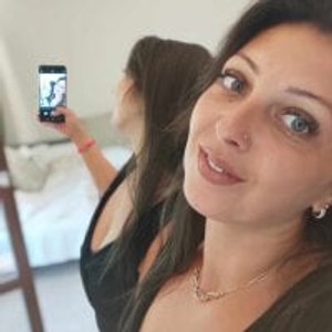 girlsupnorth.com DivinSandra livesex profile in NonNude cams