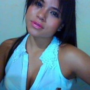 livesexr.com Emilybigass21 livesex profile in bigass cams