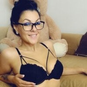 Yanisa27 webcam profile - Bolivian