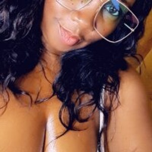 stripchat SaraXesy Live Webcam Featured On sleekcams.com