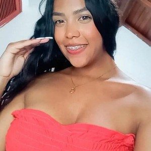 latinasbeautiful webcam profile