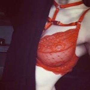 sexcityguide.com LillySwan livesex profile in dildo cams