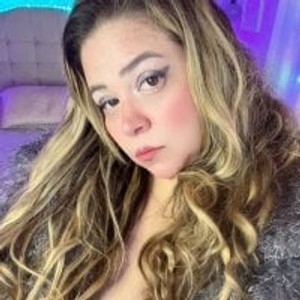 bella_savati webcam profile