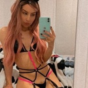 girlsupnorth.com miss__saenz livesex profile in Glamour cams