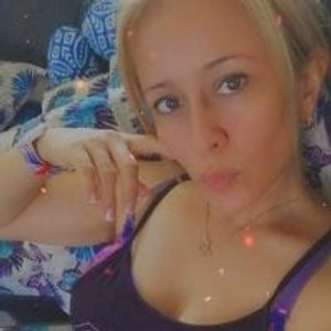 girlsupnorth.com Naty_Stone livesex profile in squirt cams