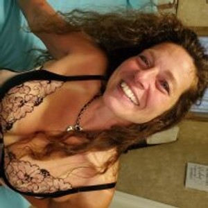 Sexypuglover webcam profile - Spanish