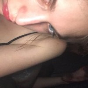 girlsupnorth.com viscardi livesex profile in masturbation cams
