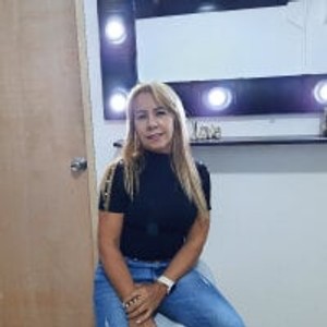 livesexr.com SussanMilf livesex profile in house cams