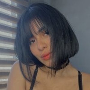 Roxxannne webcam profile